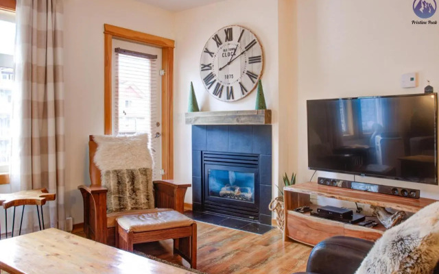 Modern Nordic 2 Bedroom Mountain View Condo