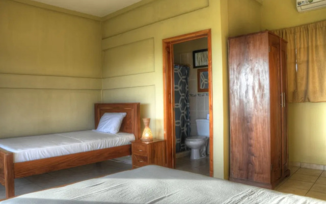 Las Palmeras Beach Hotel