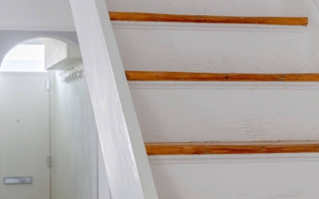 Homely and Spacious 2 Bedroom House - Stratford