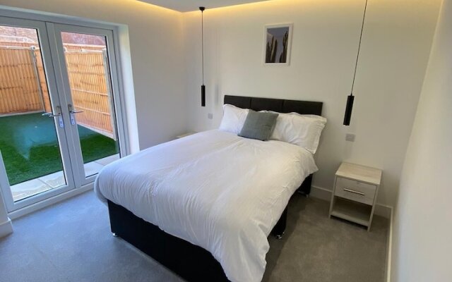 Amazing 2 Bed 2 Bath Flat