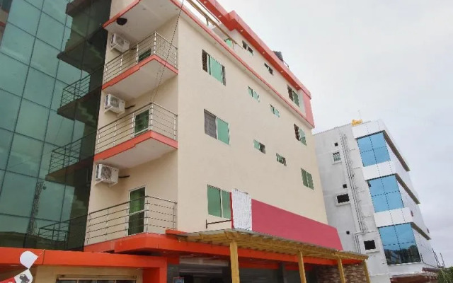 OYO 15965 Hotel Nandi Gateway