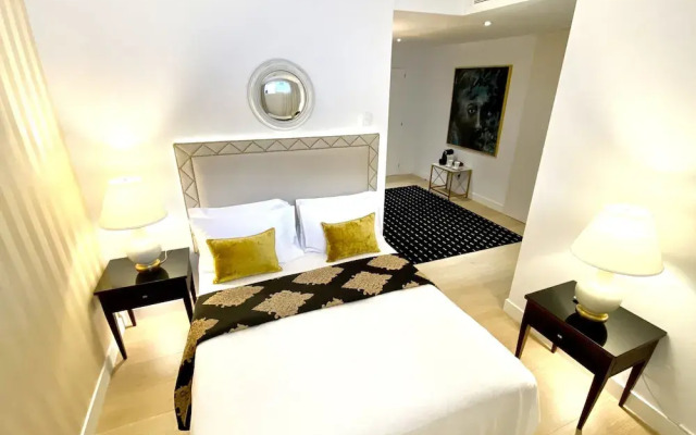 MONDRIAN Luxury Suites & Villas