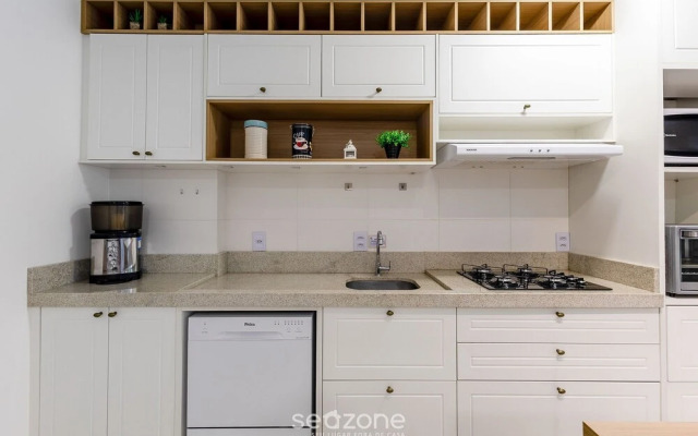 Modern apt With Pool Near the Beach Avr0203