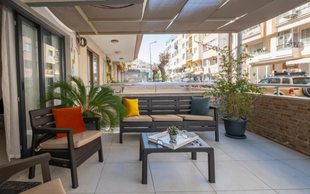 Ezgi's Suite With Terrace in The Heart of Marmaris