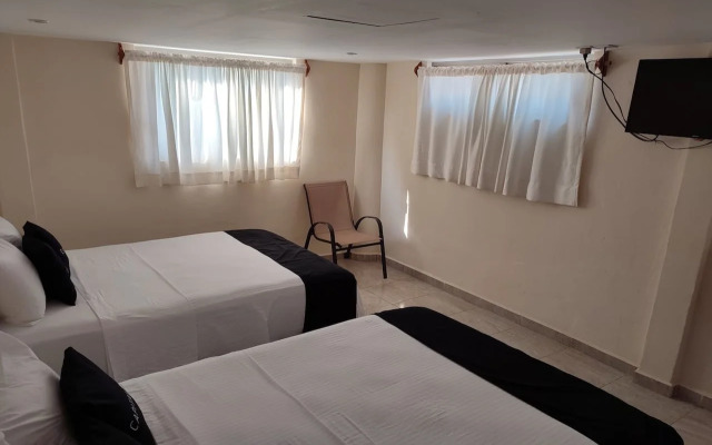 Hotel Ashly Loma Larga