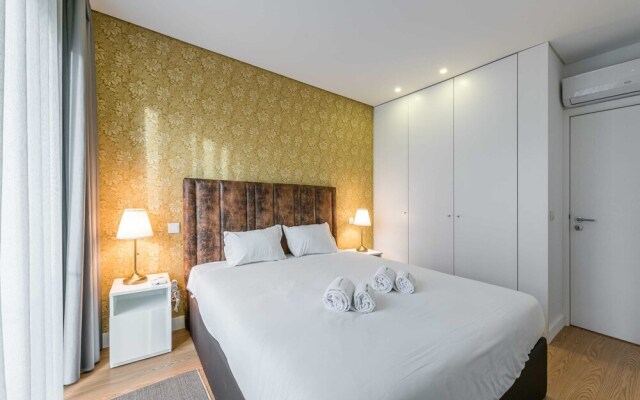 Guestready - Damask Parlor