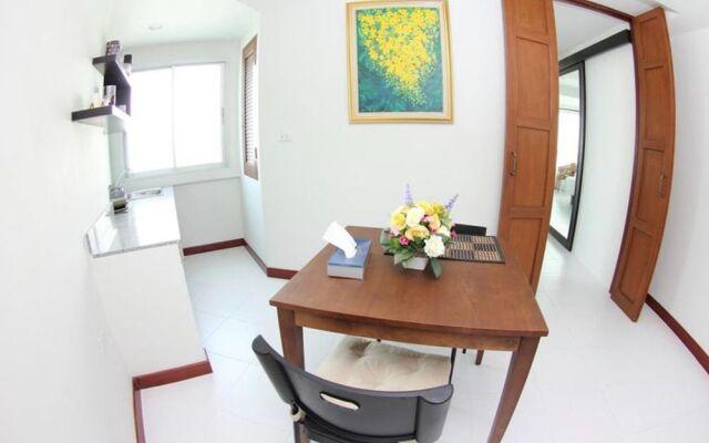 Baan Salin Suites