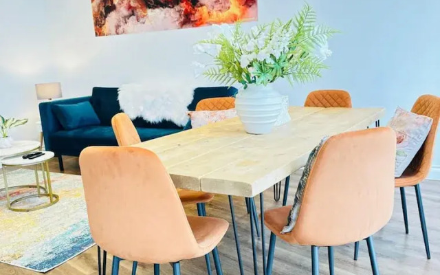 Gorgeous Serene Spacious Luxury Apartment 2 Bedrooms Sleeps 6