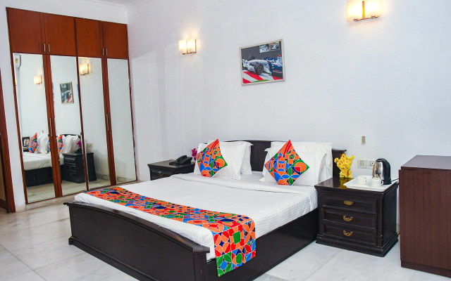 FabHotel Premium- 10min Walk from Millennium City Centre Gurugram Gurgaon