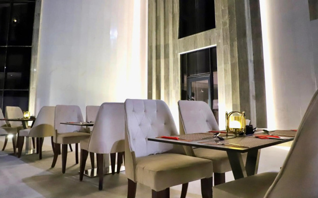 Five Seasons Hotel