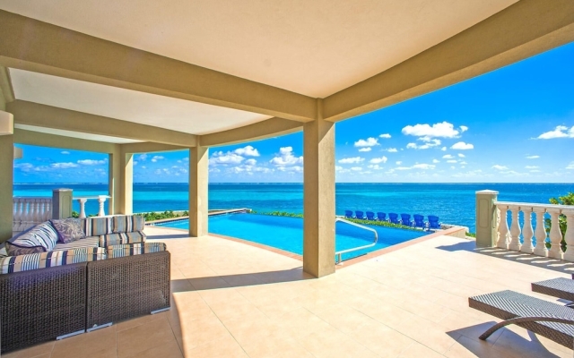 Cayman Castle & Guesthouse