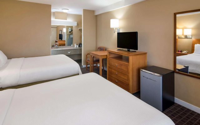 SureStay Hotel by Best Western North Vancouver Capilano