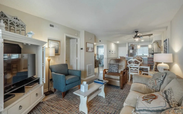 Sand Pebbles by Carolina Retreats