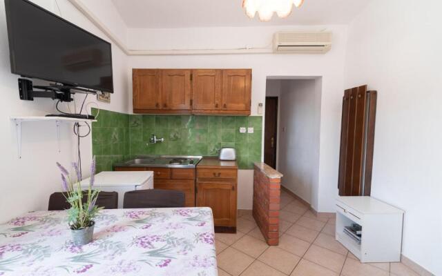 Charming 1-bedroom Apartment Sonia, Sleeps 4