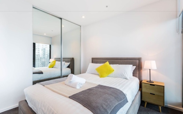 SONYA, 2BDR Southbank Apartment – Guest Rooms – Melbourne