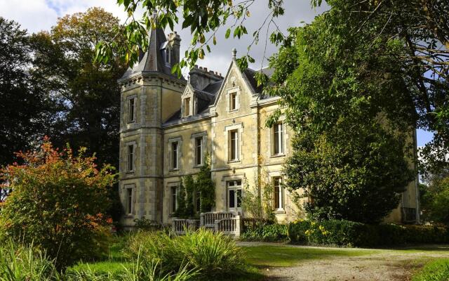 Semi-detached House in the Castle Park, Benodet