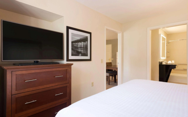 Homewood Suites by Hilton Jacksonville Deerwood Park