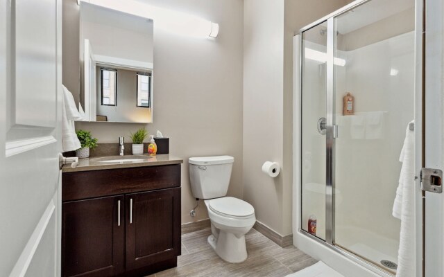 Modern Downtown Apartment