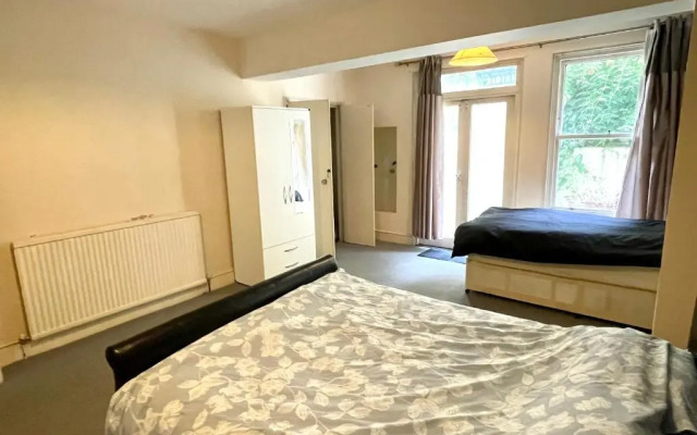 Fg Property - Earls Court Warwick Road