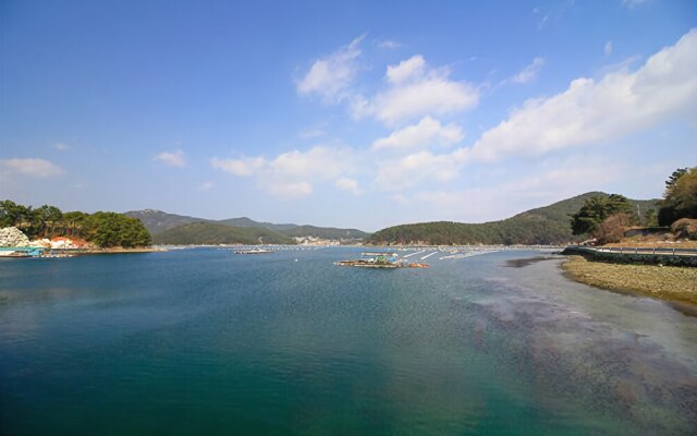 Tongyeong The House's Story Pension