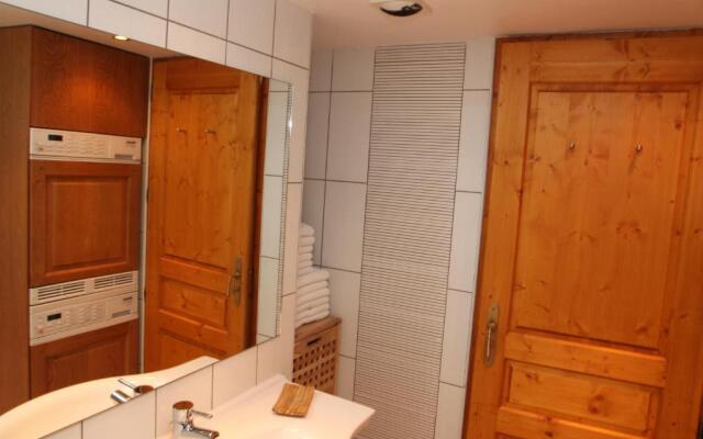 Apartment Ecureuil 200m2, 6 bedrooms - Living room with fireplace