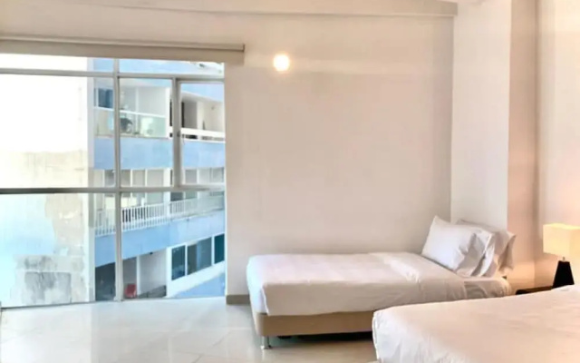 w Oceanview 2BR w/ Terrace n AC in El Laguito - Apart-hotel in Cartagena - Photo 3