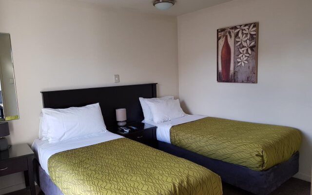 De Lago Motel Apartments