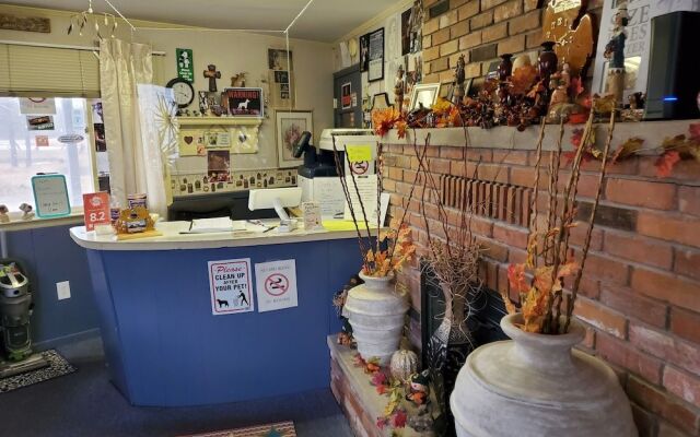 River Country Motor Lodge