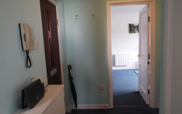 Ideal Central Edinburgh location with free on-site private parking