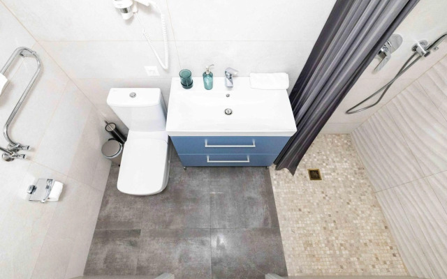 Alka, City Apt. Sea, Park and Parking, by Cohost