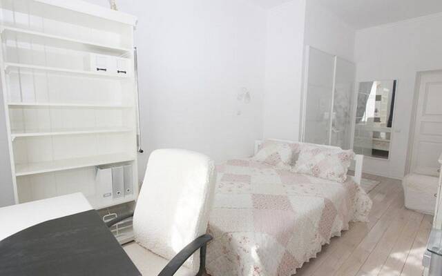 Улучшенные апартаменты «ApartLux Профсоюзная 24»