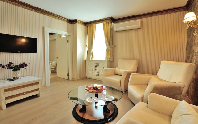 Pelikan Otel