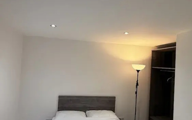 Cozy 1 Bedroom Fully Furnished Apartment