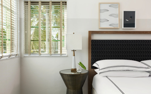 Kimpton Surfcomber Hotel by IHG