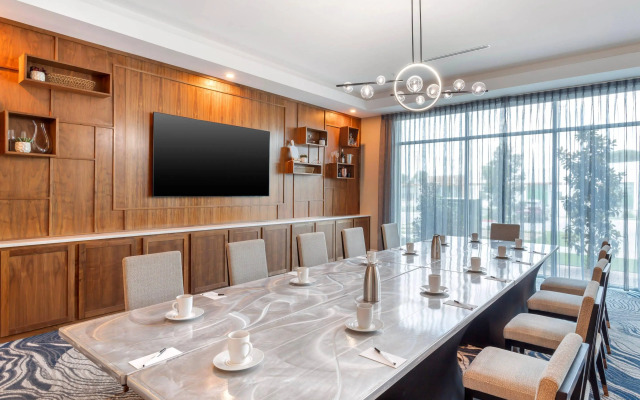 Cambria Hotel Waco Univ Riverfront