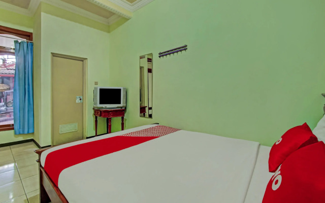 OYO 90031 Villa Papada