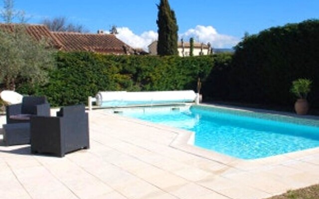 Beautiful villa with swimming-pool