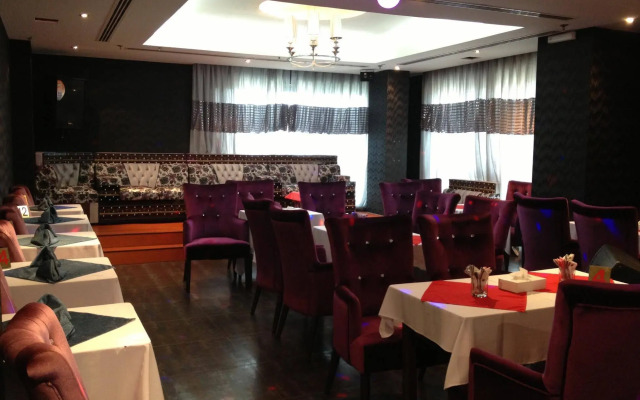 Loumage Hotel & Suites