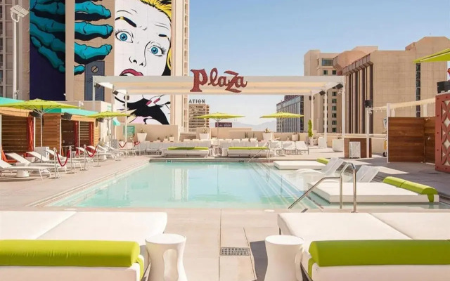 Plaza Hotel & Casino