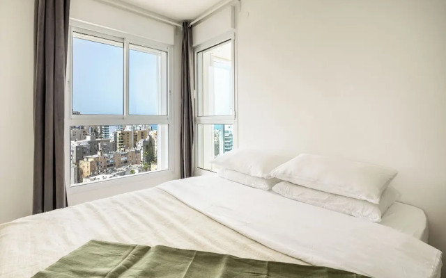 Seaside High-Rise Apt by Sea N' Rent