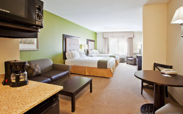 Holiday Inn Express and Suites Savannah - Midtown by IHG