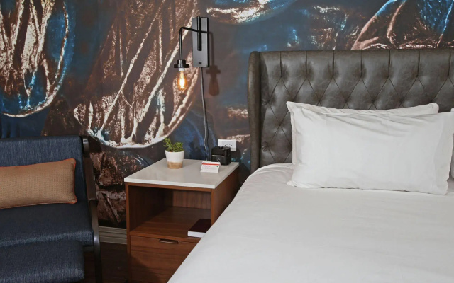 Hotel Indigo Naperville Riverwalk by IHG