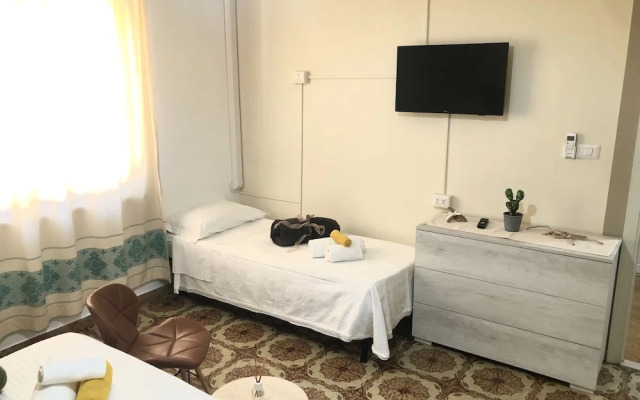 City Bb Chic Room With Shared Bathroom