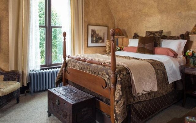 Hartzell House Bed and Breakfast