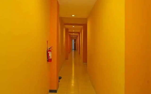 Townhouse OAK Hotel Fiducia Pasar Minggu