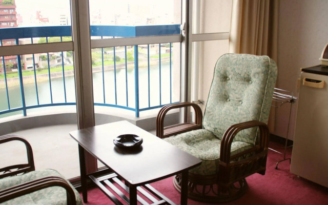 Riverside Hotel Shoei