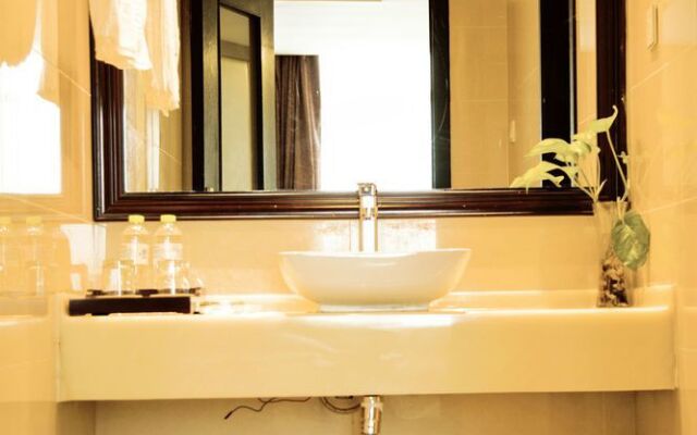 Hangzhou Yuelai Royal Hotel