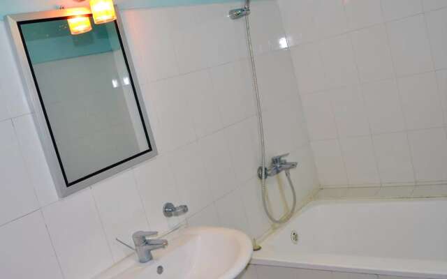 Thampa Tourist Hotel in Vavuniya