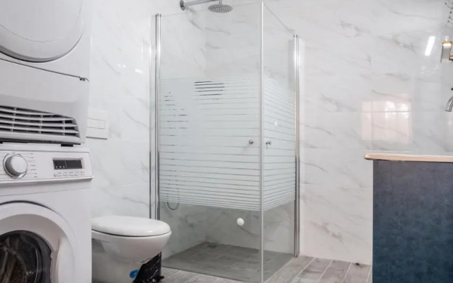 PORT CITY HAIFA - Luxury Apartments 50 mtrs From The Beach