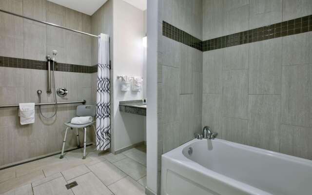 La Quinta Inn & Suites by Wyndham Lubbock Southwest